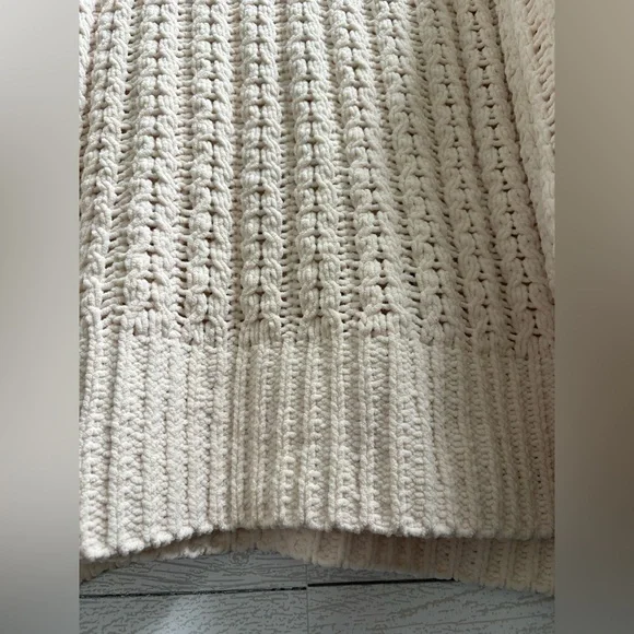 Aerie Cable Car Quarter Zip Oversized Chenille Sweater Cream Size M - Picture 12 of 14